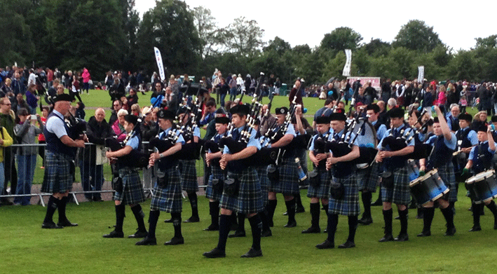P/M Matheson prepares his charges for their peformance at this year's World Pipe Band Championship