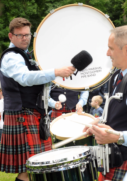 FM's Chris Pollock (Bass Drum) and Keith Orr (Drum Sergeant) pictured during final practice prior to entering the competition arena at the Ulster Championships